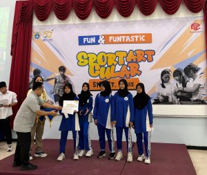 Melawan SMP Negeri dan Swasta se Surabaya, tim futsal putri SMPM7 Surabaya raih juara 2
