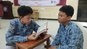 Jejak Generasi Qur’ani: Tradisi Saling Sima’ Siswa Takhassus SMP Muhammadiyah 7 Surabaya Bangun Karakter Pemimpin