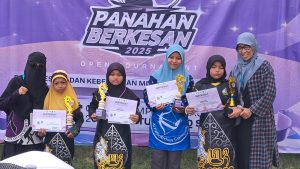 Panas Terik dan Sindirian Lawan : Kisah Azalina Siswi SMP Muhammadiyah 7 Raih Juara 3 Panahan Tingkat Kota Surabaya