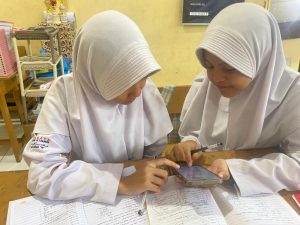 Keren ! Inovasi Belajar Bahasa Arab di SMPM 7 Surabaya Ini Bikin Siswa Betah dan Jago Aplikasi Kosakata