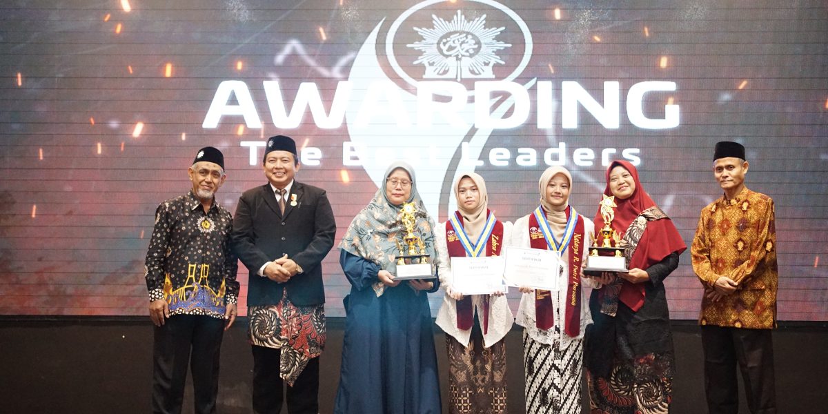 Setengah Abad Mencetak Juara, SMP Muhammadiyah 7 Surabaya Kukuhkan Angkatan Emas dengan Prestasi Sempurna